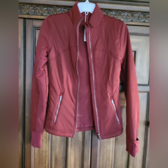 Lululemon Dynamic Movement Jacket Insulated Water Repellent Savannah sz. 4 - Picture 9 of 9